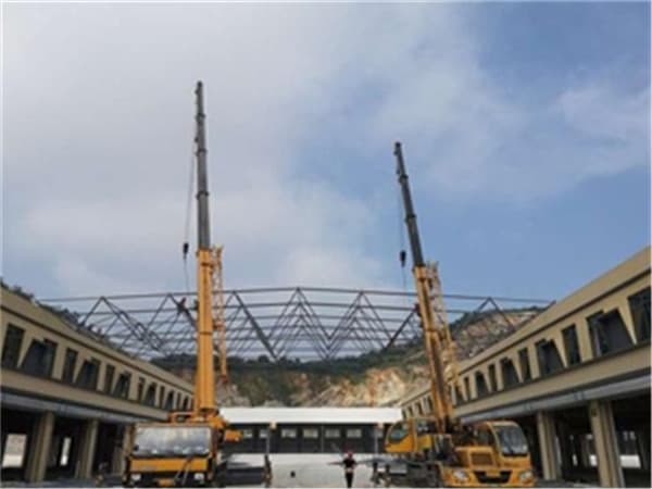 临江料棚网架厂